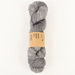 KRAEO Uncle Mulberry Worsted Yarn SW Merino Mulberry Silk 100g 215 Yds Slate